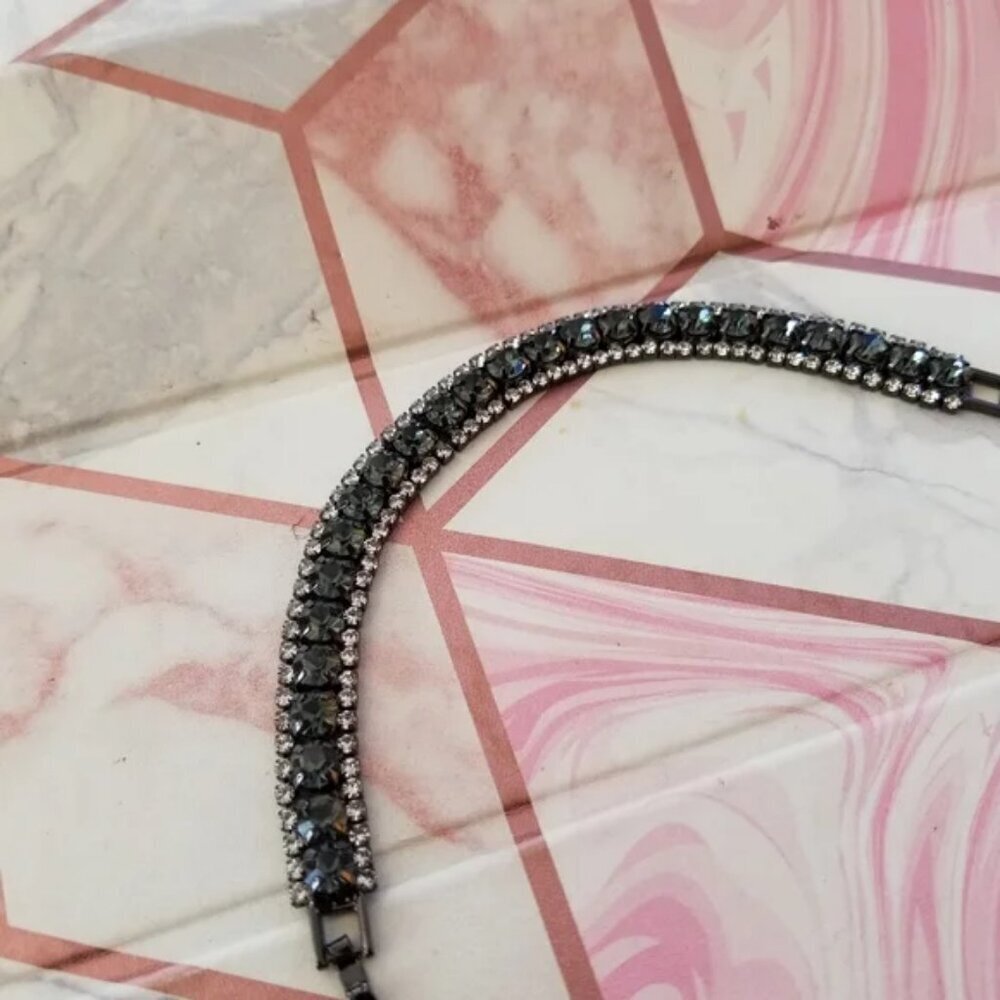 Black gemstones with rhinestones lightweight tennis bracelet. - Picture 10 of 10